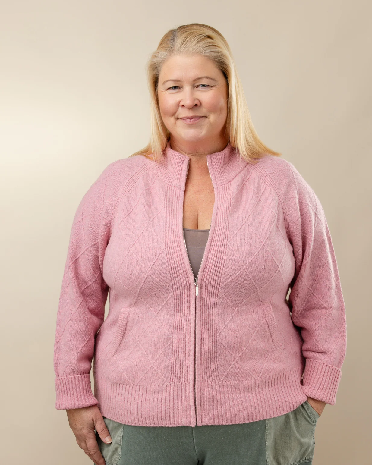 Style DK Diamond Pattern Zipper Cardigan - Image 4