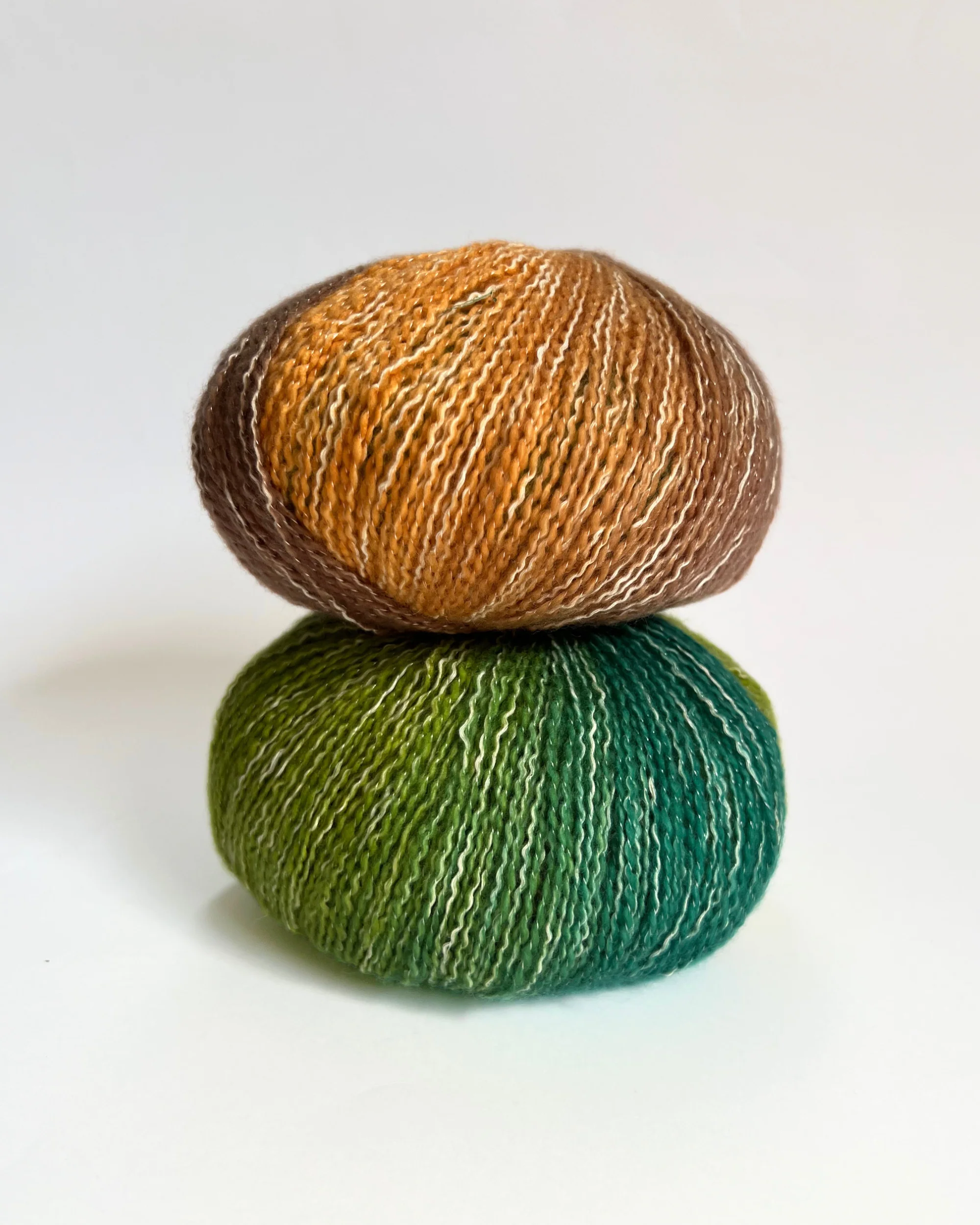 Iridescence 8 ply - Image 12
