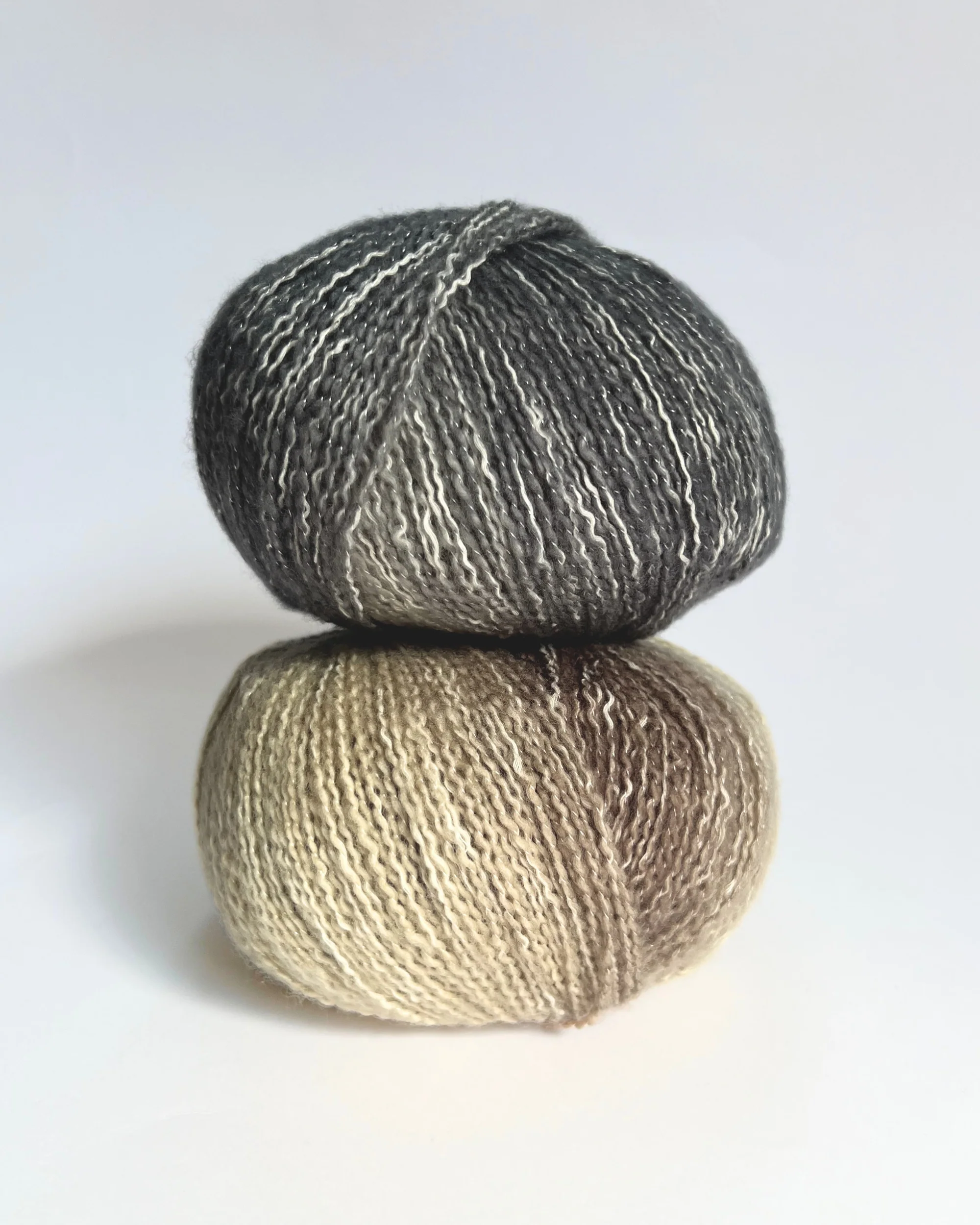 Iridescence 8 ply - Image 15