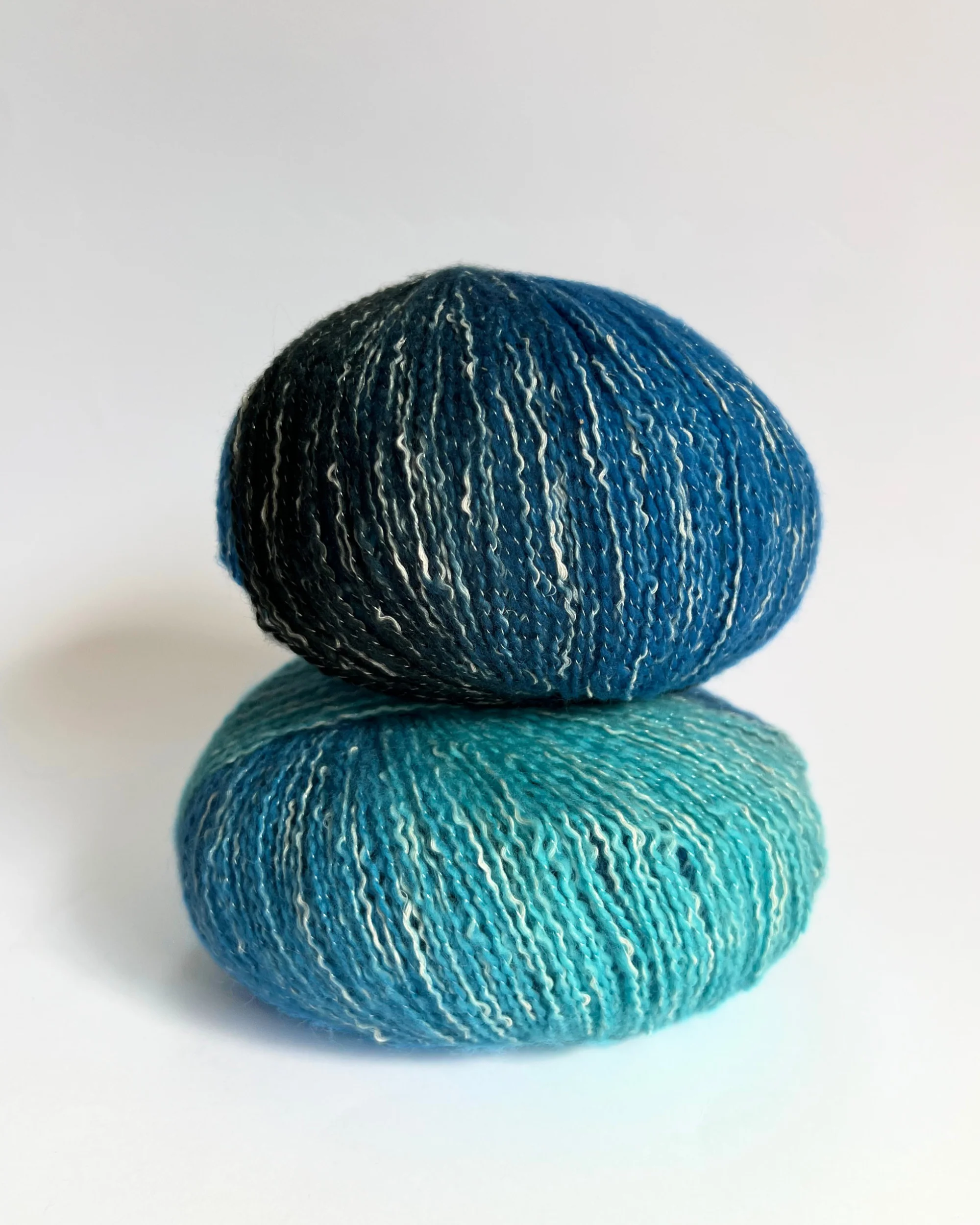 Iridescence 8 ply - Image 4
