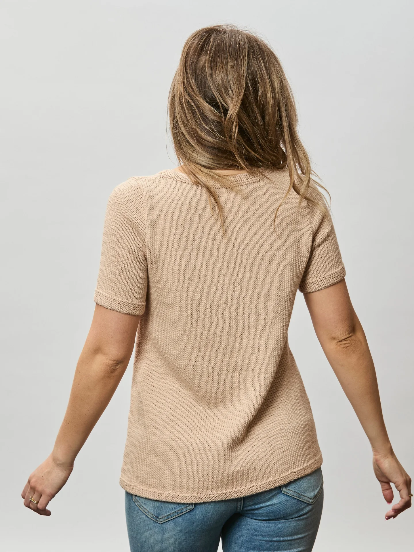 The Jessica Tee - Adult Knitting Pattern | PT 8674 - Image 2